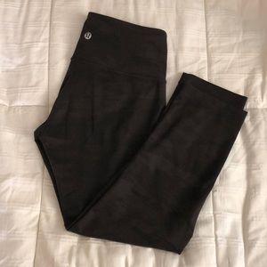 LuluLemon Army print cropped leggings